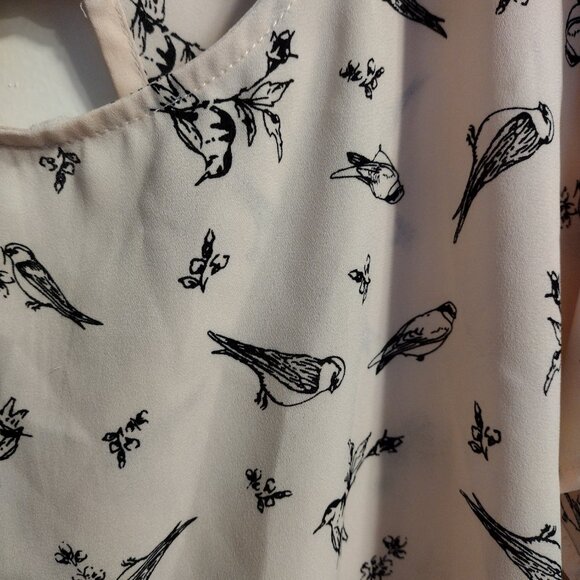 Torrid pastel pink top with black sparrows 2X - Picture 2 of 5